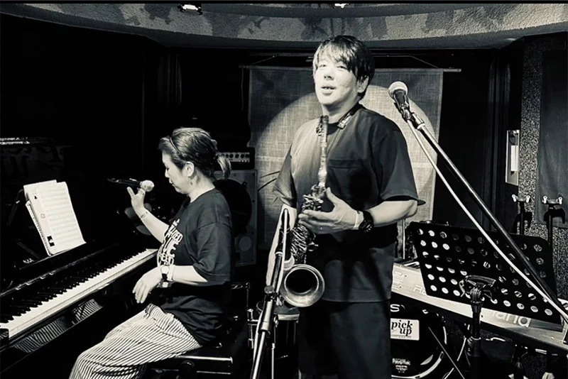 岡嶋直樹（sax） 秋元裕美子（piano）